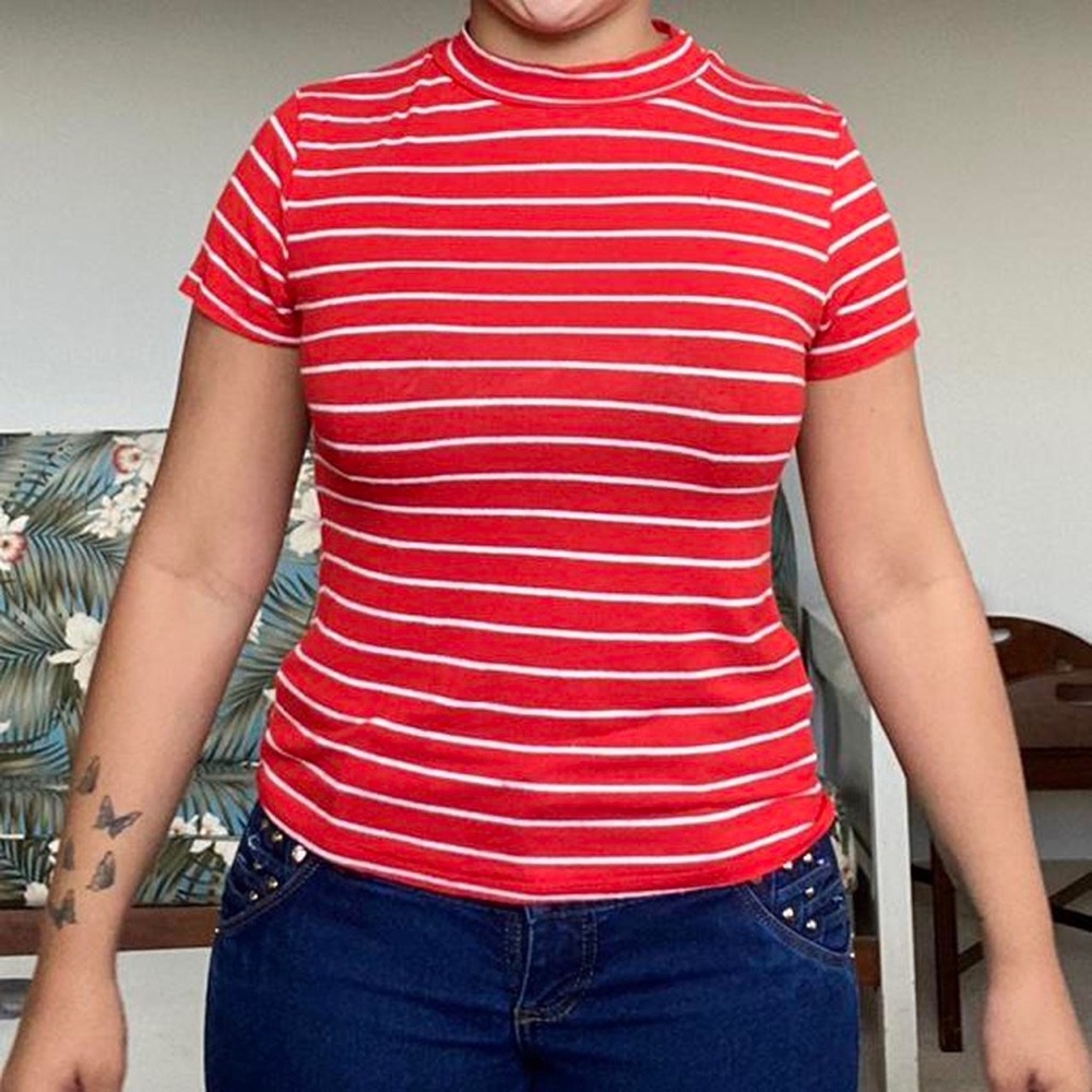 Forever 21 high neck/ribbed women's short sleeve shirt